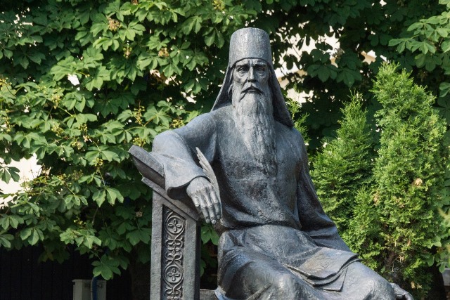 На фото: Памятник Симеону Полоцкому (г. Полоцк)